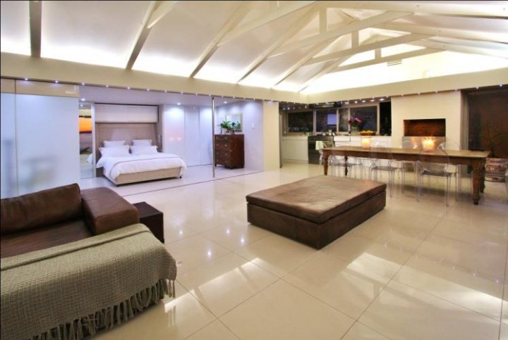To Let 4 Bedroom Property for Rent in Clifton Western Cape